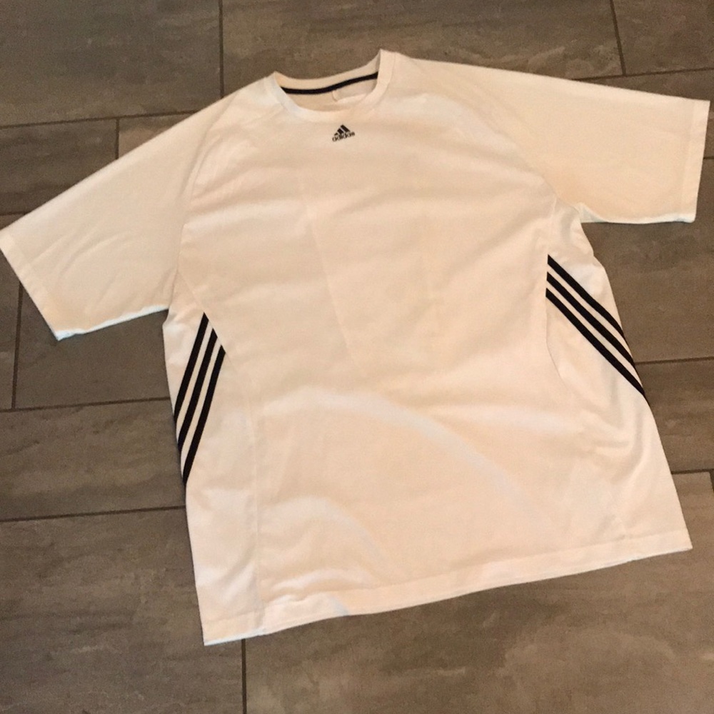 18. XXL Adidas Athletic Shirt white